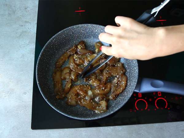 Ayam yang dibumbui dengan kecap dan madu - Persiapan langkah 4