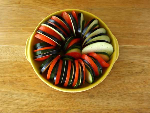 Sangat mudah Tian sayuran Provençal - Persiapan langkah 3