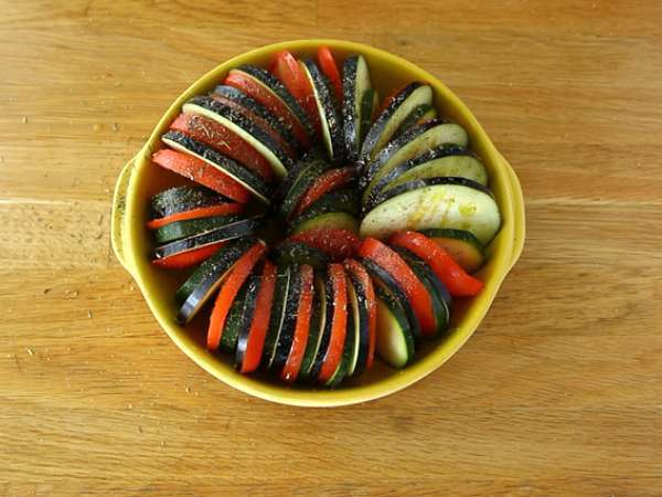 Sangat mudah Tian sayuran Provençal - Persiapan langkah 4