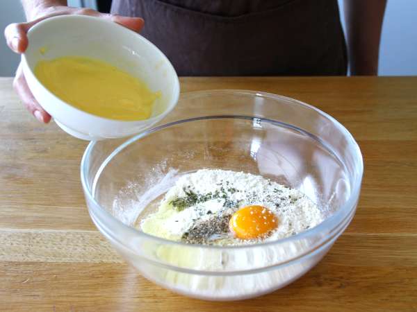 Biskuit parmesan dan rempah-rempah - Persiapan langkah 1