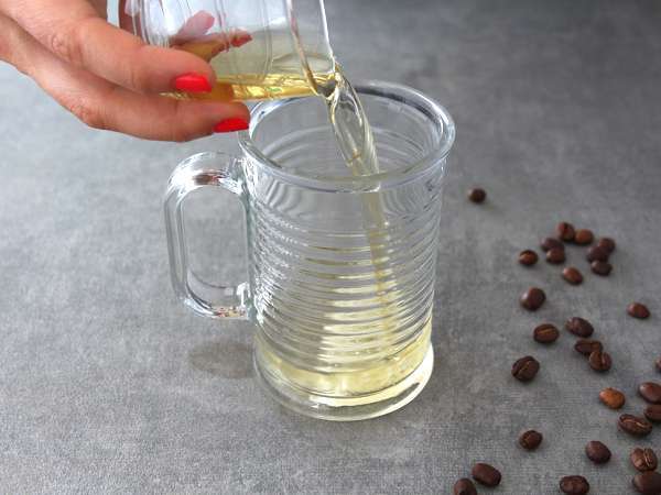 Kopi Irlandia (kopi dengan wiski dan krim kocok) - Persiapan langkah 1