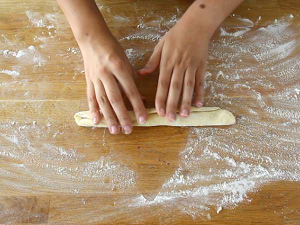 Roti yang dikepang dengan Nutella - Persiapan langkah 3