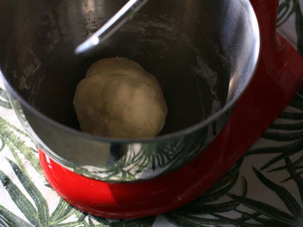 Roti gulung yang dikepang dengan pesto - Persiapan langkah 2