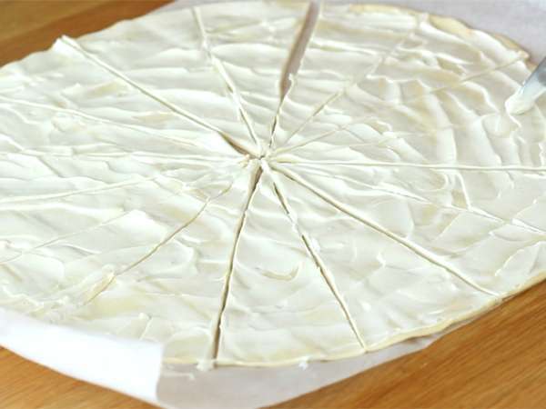 Puff pastry croissant dengan ham dan fromage frais - Persiapan langkah 1