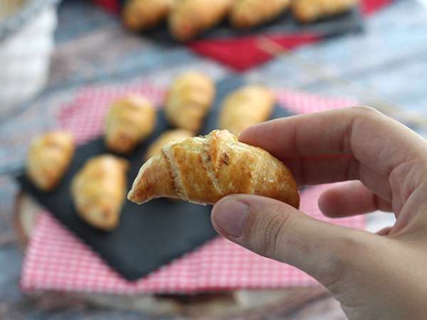 Puff pastry croissant dengan ham dan fromage frais - Persiapan langkah 6