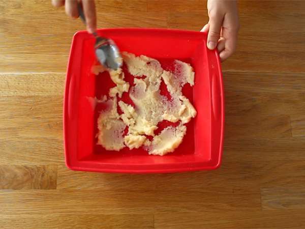 Kue terbalik Mirabelle dan almond - Persiapan langkah 1