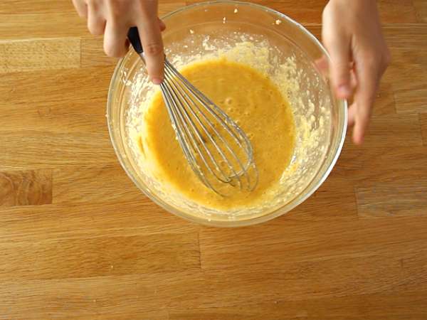 Kue terbalik Mirabelle dan almond - Persiapan langkah 3