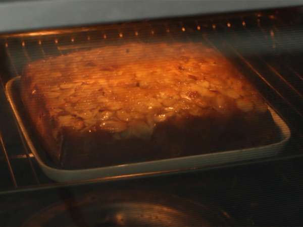 Kue terbalik Mirabelle dan almond - Persiapan langkah 7