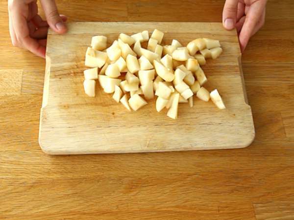 Pir dan almond panggang charlotte - Persiapan langkah 4