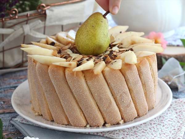 Pir dan almond panggang charlotte - Persiapan langkah 8