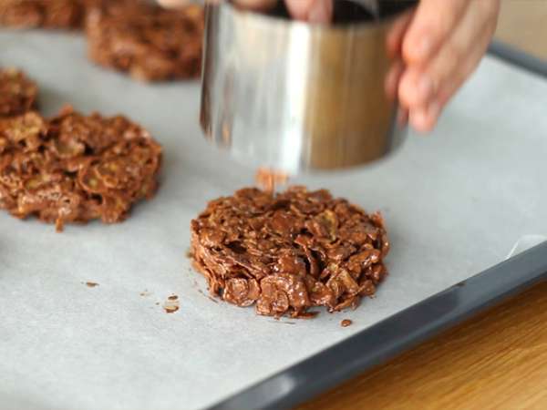 Kue pasir merah muda rusa Natal - Persiapan langkah 2