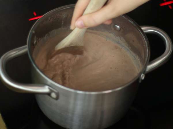 Kit puding beras cokelat hitam dan putih - Persiapan langkah 5