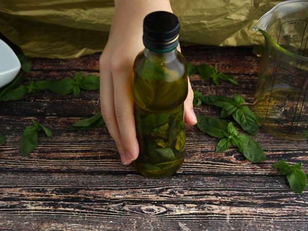 Minyak kemangi buatan sendiri - Persiapan langkah 2