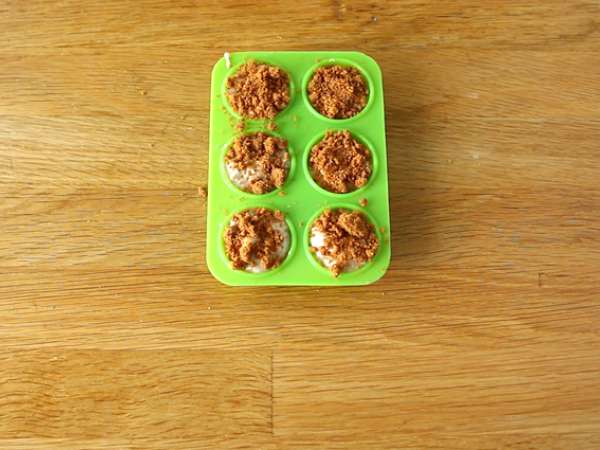 Lolipop cokelat panas: cokelat putih + spekulan - Persiapan langkah 2