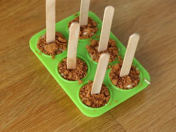 Lolipop cokelat panas: cokelat putih + spekulan - Persiapan langkah 3