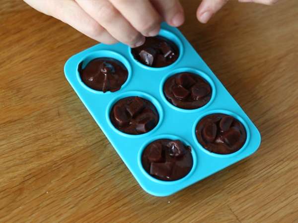 Lolipop cokelat panas: cokelat hitam + Carambar - Persiapan langkah 2