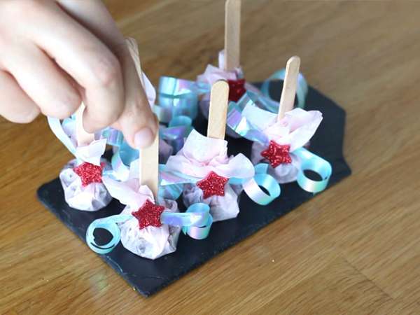 Lolipop cokelat panas: cokelat hitam + hazelnut panggang - Persiapan langkah 4