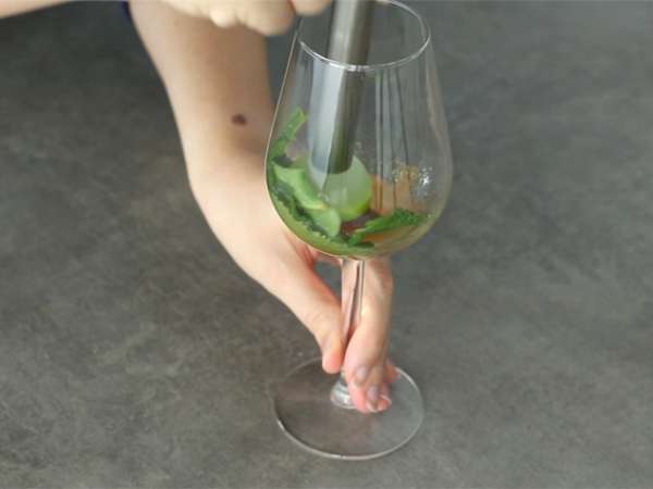 Mojito sampanye kerajaan - Persiapan langkah 1