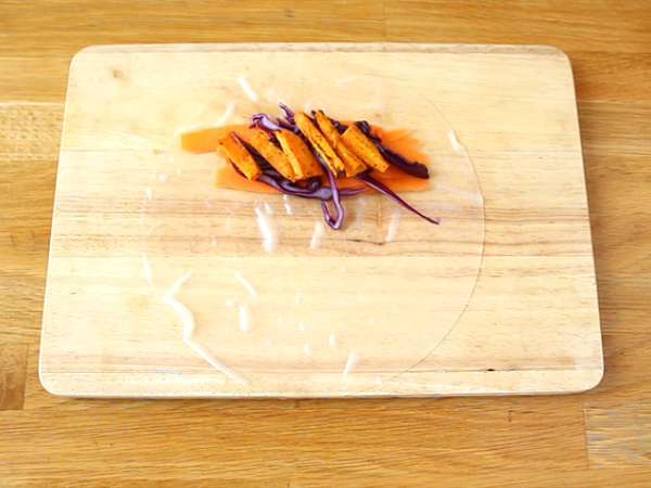 Lumpia vegetarian - kubis merah dan ubi jalar - Persiapan langkah 5