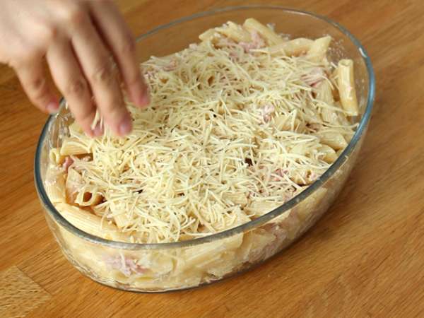 Ham dan keju pasta gratin - Persiapan langkah 3