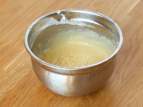 Kue bolu marmer dengan glasir almond - Persiapan langkah 1