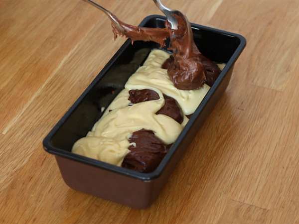 Kue bolu marmer dengan glasir almond - Persiapan langkah 3