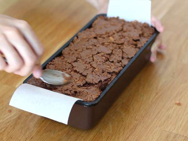 Kue bolu marmer dengan glasir almond - Persiapan langkah 7