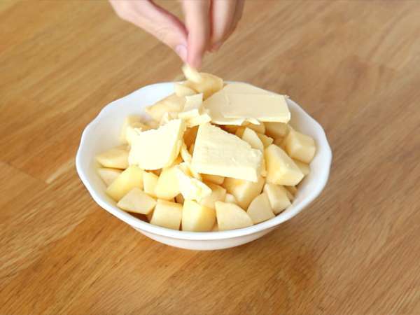 Puding apel dan karamel dengan croissant - Persiapan langkah 2