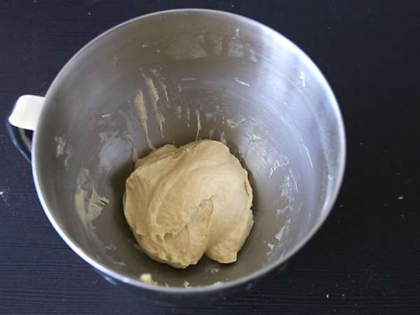 Roti gulung yang dikepang dengan pesto hijau - Persiapan langkah 2