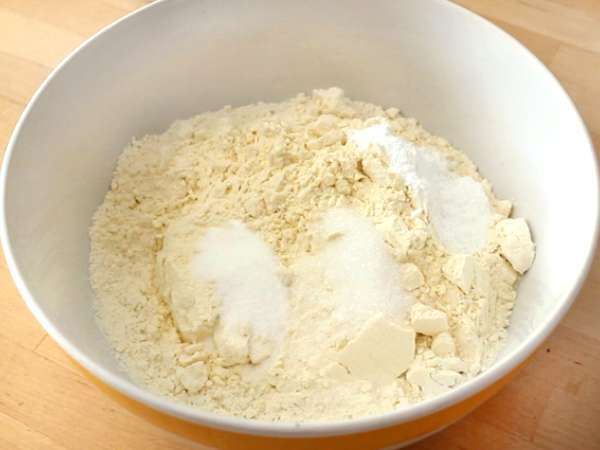 Roti ekspres, tanpa ragi, tanpa adonan, tanpa waktu istirahat - Persiapan langkah 2