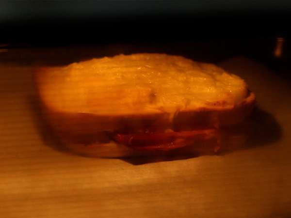 Croque-monsieur gourmet dengan saus béchamel - Persiapan langkah 4