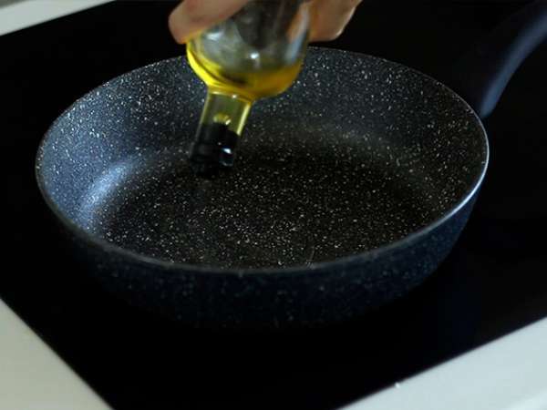 Roti panggang Prancis yang gurih dengan pesto - Persiapan langkah 4