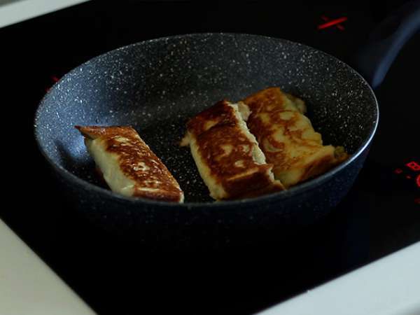 Roti panggang Prancis yang gurih dengan pesto - Persiapan langkah 5