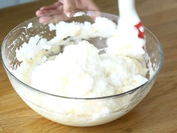 Kue lapis dengan stroberi dan krim mascarpone - Persiapan langkah 3