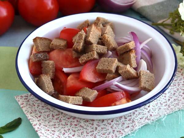 Salad Panzanella - Persiapan langkah 1