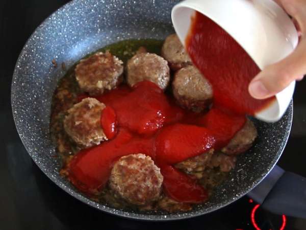 Bakso sapi muda yang diisi dengan keju mozzarella - Persiapan langkah 6