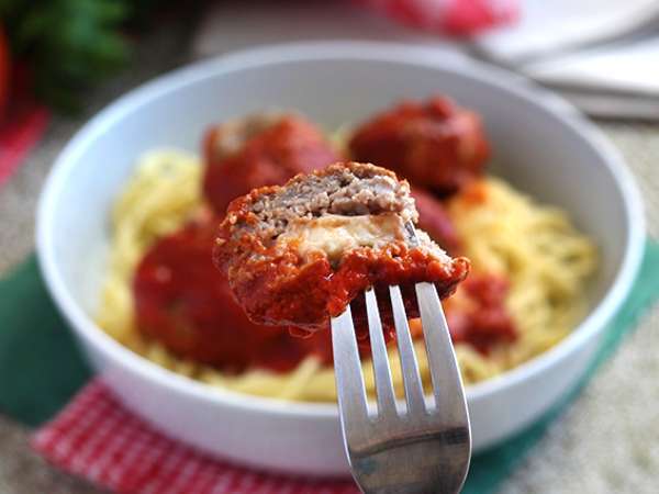 Bakso sapi muda yang diisi dengan keju mozzarella - Persiapan langkah 7