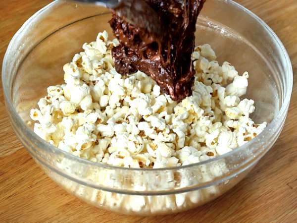 Popcorn cokelat dan marshmallow - Persiapan langkah 4