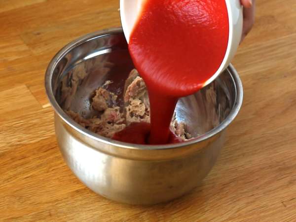 Pasties tuna dengan adonan buatan sendiri - Persiapan langkah 6