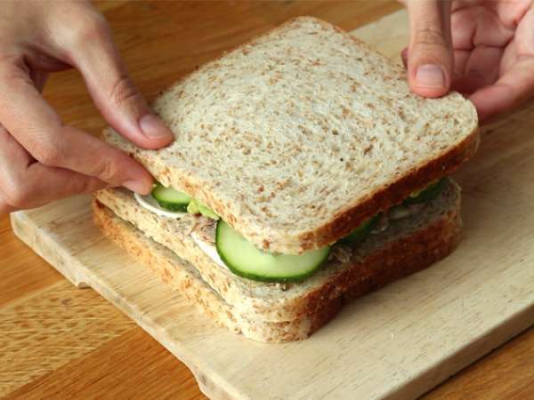 Roti lapis tuna dan alpukat - Persiapan langkah 3