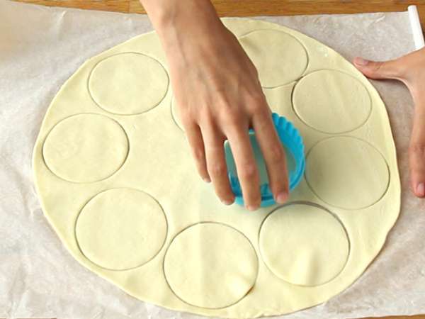 Mahkota Pizza Isi Mozzarella - Persiapan langkah 2