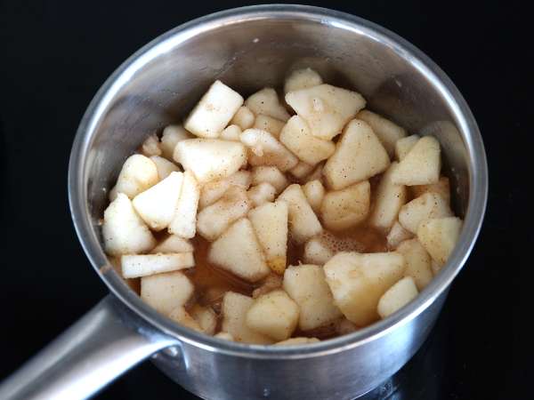 Kolak pir dan kayu manis (tanpa tambahan gula) - Persiapan langkah 2