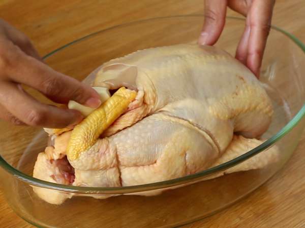 Bagaimana Anda memasak ayam di dalam oven? - Persiapan langkah 1