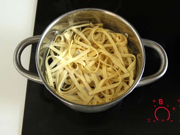 Pasta dengan buah ara dan pancetta - Persiapan langkah 3