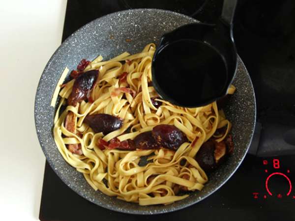 Pasta dengan buah ara dan pancetta - Persiapan langkah 4