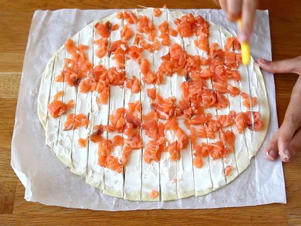 Pohon cemara puff pastry dengan dua jenis salmon - Persiapan langkah 3