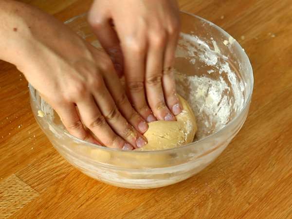 Biskuit roti pendek dengan m&m's - Persiapan langkah 2