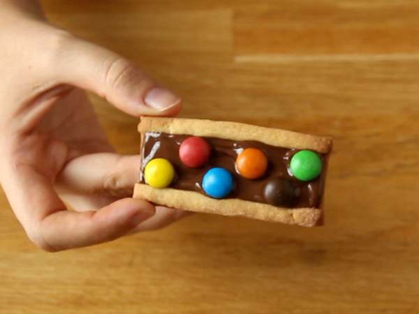 Biskuit roti pendek dengan m&m's - Persiapan langkah 7