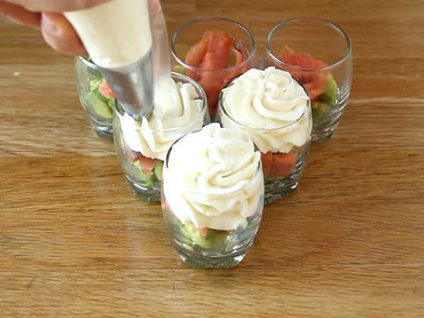 Salmon asap dan alpukat verrines - Persiapan langkah 5