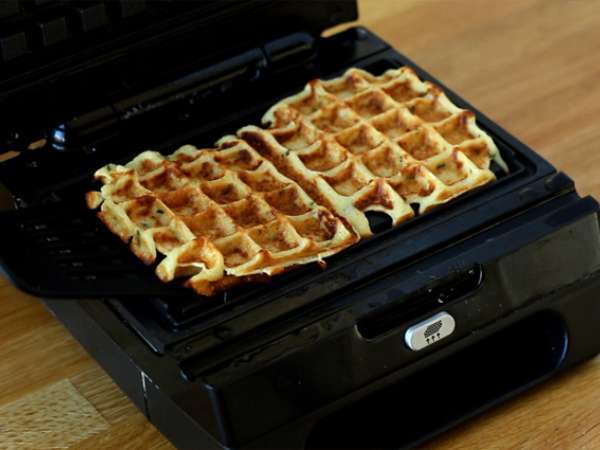 Wafel kentang - Sandwich wafel dengan salmon asap dan fromage frais - Persiapan langkah 4